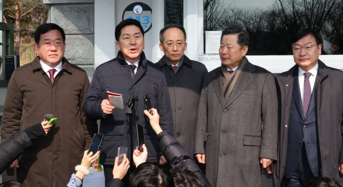 지난 10일 경기 의왕 서울구치소를 방문해 윤석열 대통령을 면회한 슬롯사이트사이트 의원들. 왼쪽부터 박성민 의원, 김기현 전 대표, 추경호 전 원내대표, 이철규·정점식 의원. / 사진=연합뉴스