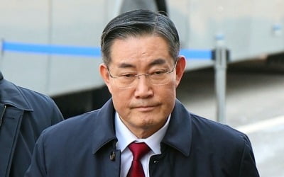 [속보] 신원식 "김용현에 '尹 잘 모셔라' 당부…비상 조치 얘기 안하게"