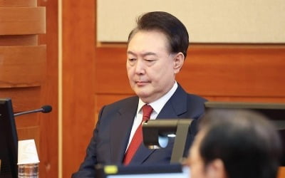 13분 만에 끝난 尹 첫 형사재판…다음 재판은 내달 24일