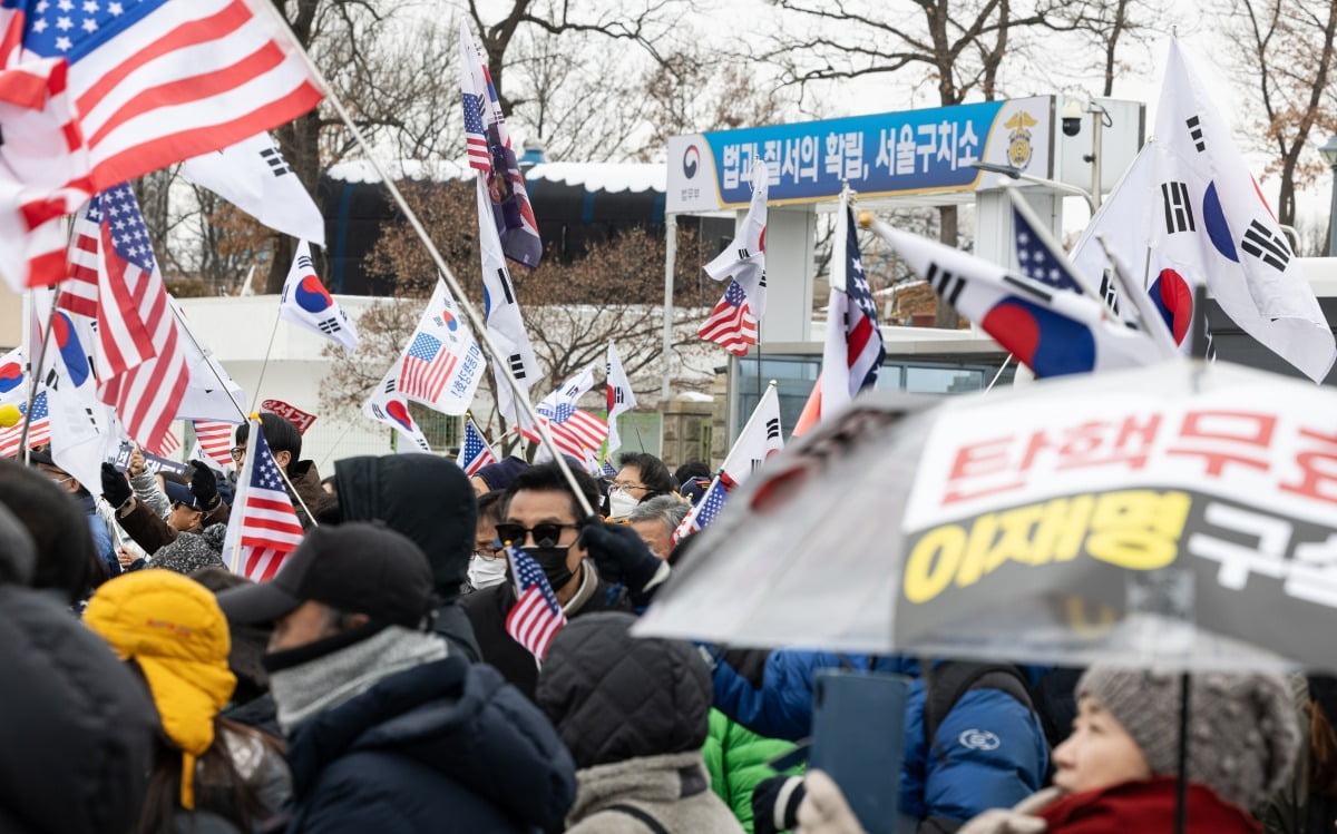 지난 1월 30일 오후 경기 의왕시 서울 구치소 앞에서 윤석열 대통령 바카라사이트자들이 윤 대통령 석방 촉구 및 응원 집회를 하고 있다. 사진=뉴스1