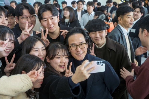 신입사원 만난 조현범 회장 “늘 문제의식 가져야…실패해도 도전하자”