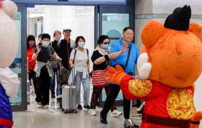 '중국인 무비자 입국' 추진에…"가짜뉴스 아니냐" 술렁 [이슈+]