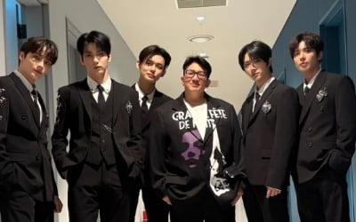 방시혁, 살 빼고 투바투와 나란히…'위풍당당' 포스