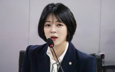 與 배현진 "AI 패권 경쟁에서 전략적 생존방식 고려해야"