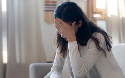 본처가 직장 찾아와 공개망신 당한 불륜녀…해고 당하더니