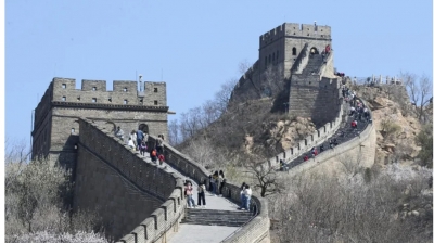 中 만리장성서 엉덩이 노출 사진 찍은 日남녀…'강제 추방'