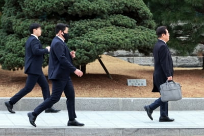 이재명 뒤에 경호원 2명이…'신변 위협설'에 포착된 장면