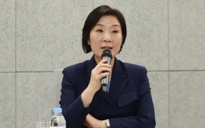 오영주 장관 "공예 작가 브랜드 사업화, 중기부가 도울 것"