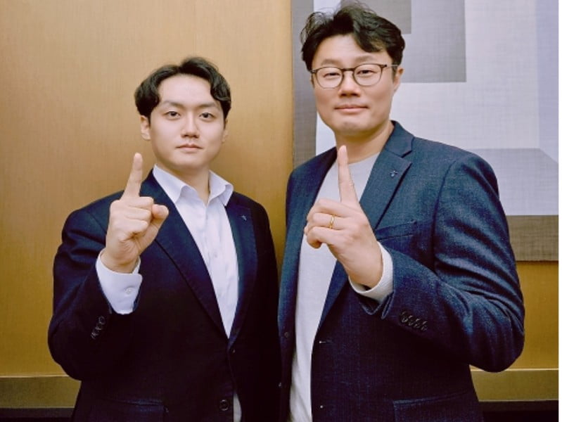 하나증권 영업부금융센터의 이정희 부장(오른쪽)과 김지홍 대리(왼쪽)로 구성된 별프로팀. /사진=하나증권