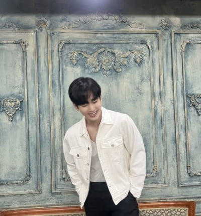 Kim Soo-hyun to Proceed with Taiwan Fan Meeting Amidst Personal Controversy