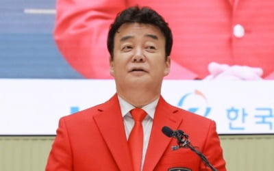 백종원, 식품위생법 어겼나…"농약통에 주스 넣어 뿌려?"