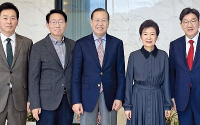 박근혜 "尹수감 마음 무거워…나라 위해 與 단합해야"