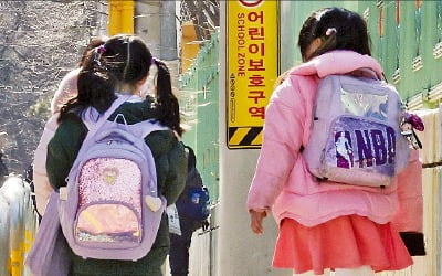 [책마을] 아이 지능 결정하는 건 조기교육 아닌 유전자