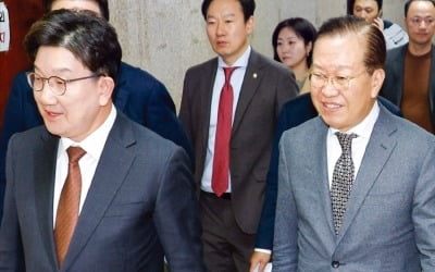 與 "현명한 판단 환영"…野 "내란수괴 석방 결정 웬말"