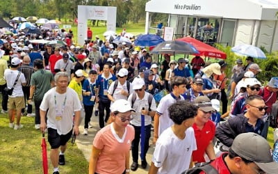 "15년 전 한국 같네요"…부자들 '골프' 열풍에 난리난 나라