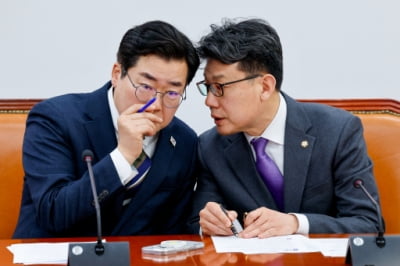 [속보] 진성준 "與 주장 국민연금 소득대체율 43%안 수용하겠다"