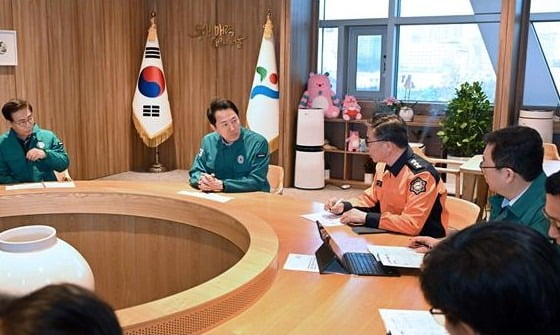 사진은 기사와 무관함. 오세훈 서울시장이 23일 서울 중구 서울시청에서 열린 '서울시 산불 지원 및 방지대책' 긴급회의에서 영남지역에서 발생한 대형 산불 지원책을 마련하고, 서울 지역의 산불 위험 관련 대책을 점검하고 있다. 2025.3.23 사진=서울시 제공.