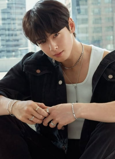 Cha Eun-woo Captivates Global Fans with Stunning Instagram Photos