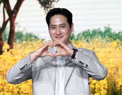 '사랑꾼 관식이' 박해준, ♥문소리 업는 장면 거뜬…"깃털처럼 가벼워"('나래식')