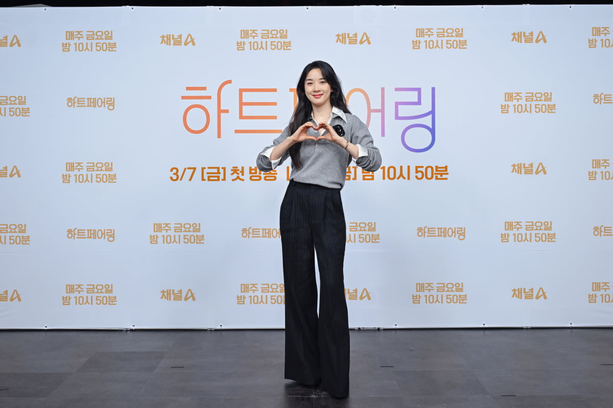 [종합] 남의 ♥연애 관심 없다더니…'40세 미혼' 이청아→'걸그룹' 미미도 혹하게 한 '하트페어링'