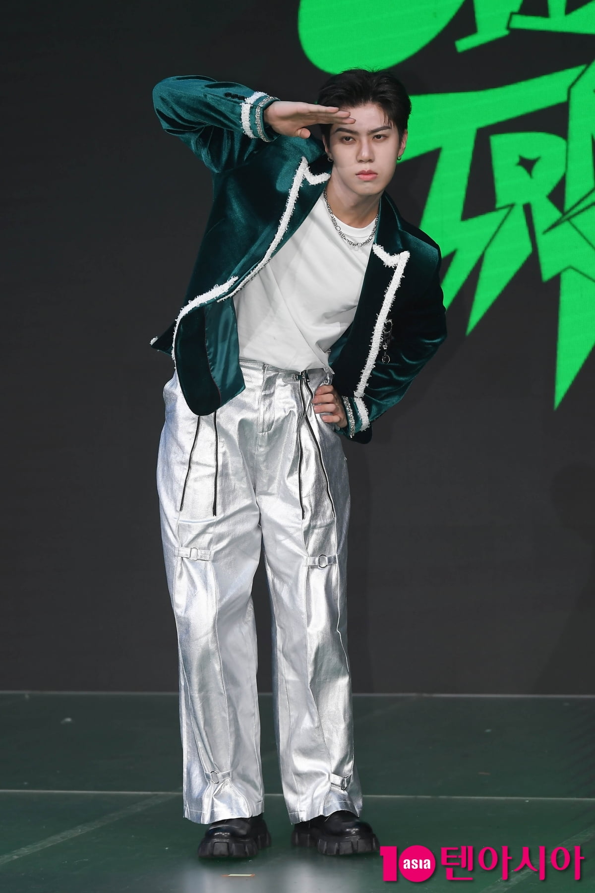 엔티엑스 윤혁, 강렬하게[TEN포토+]