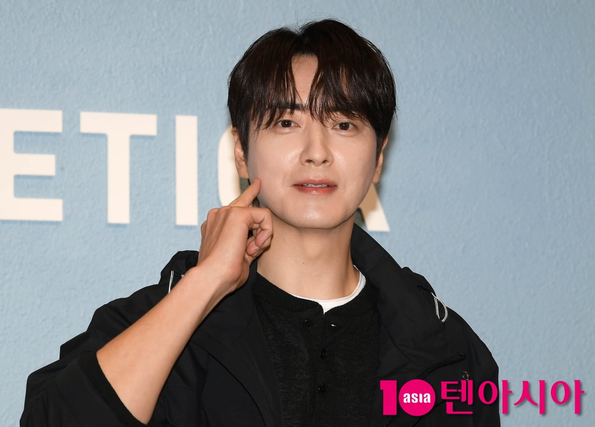 이준혁, 매력 넘치는 볼콕...싱그러운 미소[TEN포토+]