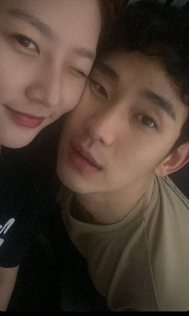 故 김새론과 열애 안했다더니…김수현, 결국 말바꿨다 "1년간 교제" [TEN이슈]