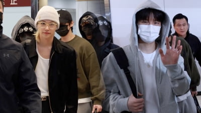 Stray Kids Arrival Scene! Welcomed by Fans at Gimpo Airport