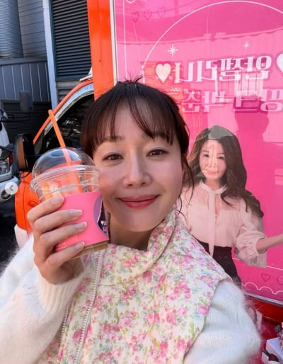 '47세 미혼' 엄지원, 신종 소개팅 퇴치법 소개 "저 빚만 50억이에요"