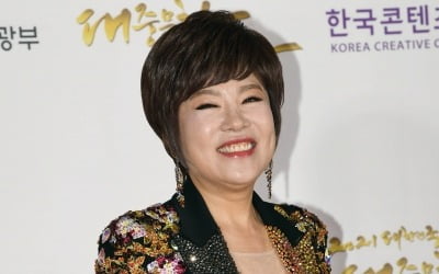 [종합] 김연자 母, 급성 파킨슨병이었다…"쾌차 못한다고, 믿기지 않아" 오열 ('4인용식탁')