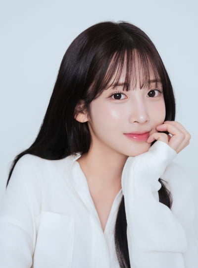 Former Lovelyz Member Yoo Ji-ae Cast in New Web Drama 'Today's Weather is Sexy'