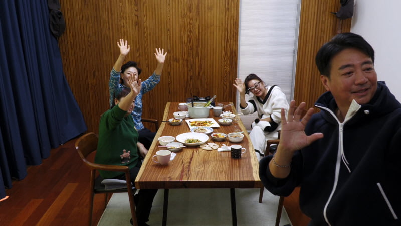 '미혼부 숨겼던' 윤다훈, 결국 눈물샘 터졌다…딸은 "버리지 않아 고마워"('같이삽시다')