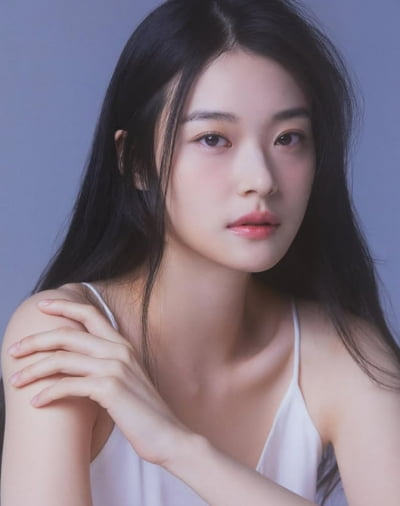 배우 신도현, 경북 산불 확산에 "가족들 고향" 발 동동