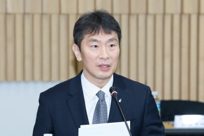 이복현 "상법 개정안, 법사위서 후다닥 통과…찬성 어려워"