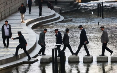 "탠 카지노 청년 안 뽑아요"…외국인 근로자 늘더니 '뜻밖의 결과'