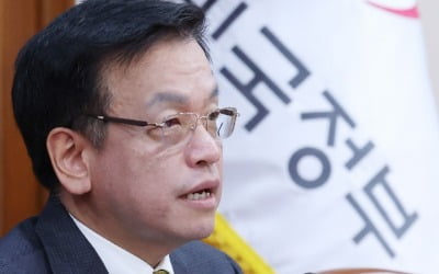 최상목, 부동산 과열조짐에 "시장 점검 철저…적기 대응"