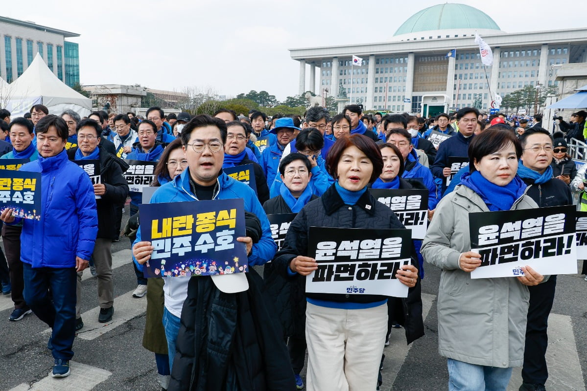 野 천준호 "헌재 전원 일치로 尹 파면…국힘, 대선후보 내면 안돼"