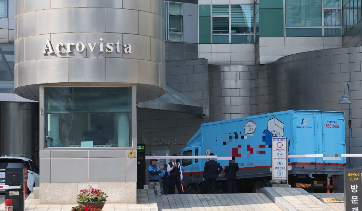 [속보] 尹, 한남동 관저 퇴거…886일 만에 서초동 사저 복귀
