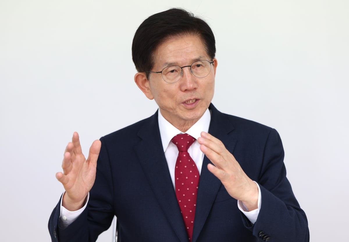 김문수 "과도한 노동법이 나라 발목…기업인 감옥 안가는 나라 만들겠다"[영상]