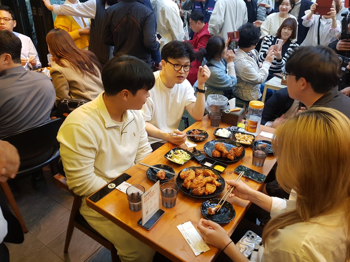 보수 심장 찾은 한동훈 "저를 내쳐도 대구에 의리 지키겠다"