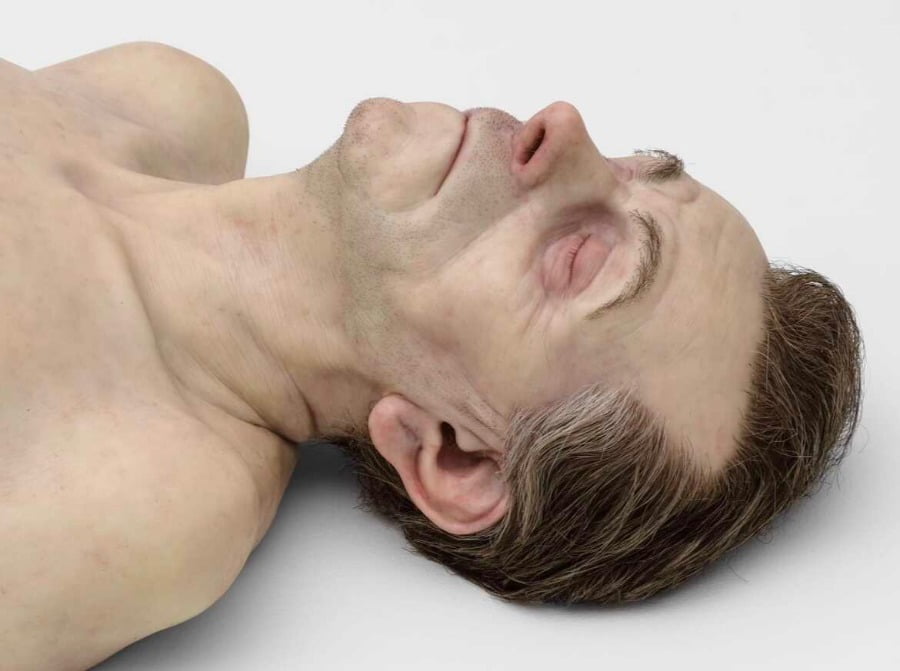 론 뮤익 <죽은 아버지 Dead Dad>(1996~1997), 혼합재료, 20 x 38 x 102 cm, 작품 세부 / 출처. 타데우스 로팍 홈페이지