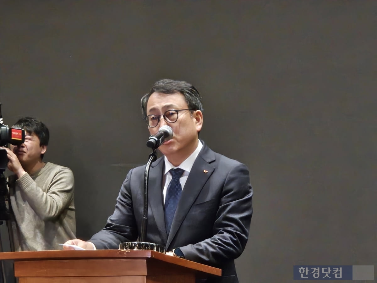 유영상 SK텔레콤 대표가 25일 오전 11시 서울 중구 SK텔레콤 T타워에서 고객 정보 보호조치 강화 관련 언론설명회에서 발언하고 있다. 사진=박수빈 기자