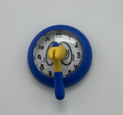 이번 전시 전반에 키비주얼이 된 작품 'CLOCK'. /강은영
