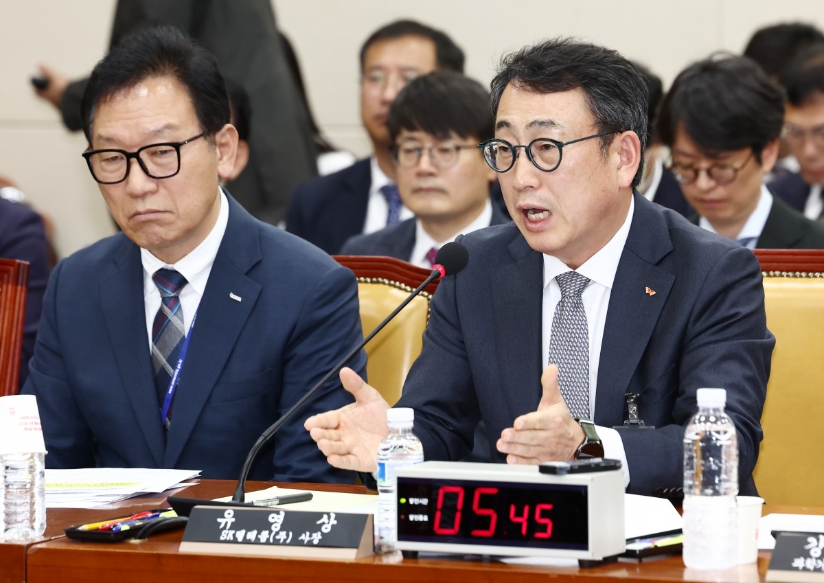유영상 SKT 대표 "최태원 회장도 유심 교체 안 해 ... '위약금 면제'는 검토 중"