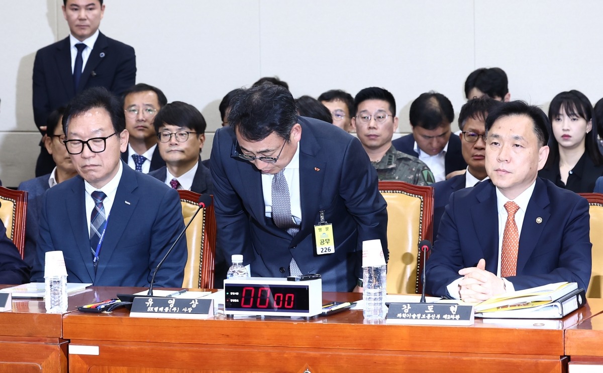 유영상 SKT 대표 "최태원 회장도 유심 교체 안 해 ... '위약금 면제'는 검토 중"