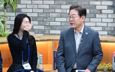 "이 월급으로 되겠니"…이재명, 직장인들 만나 한 말은