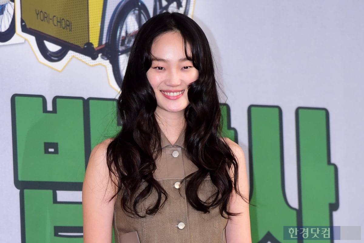 포토 신현지 걷는 그 곳이 바로 런웨이