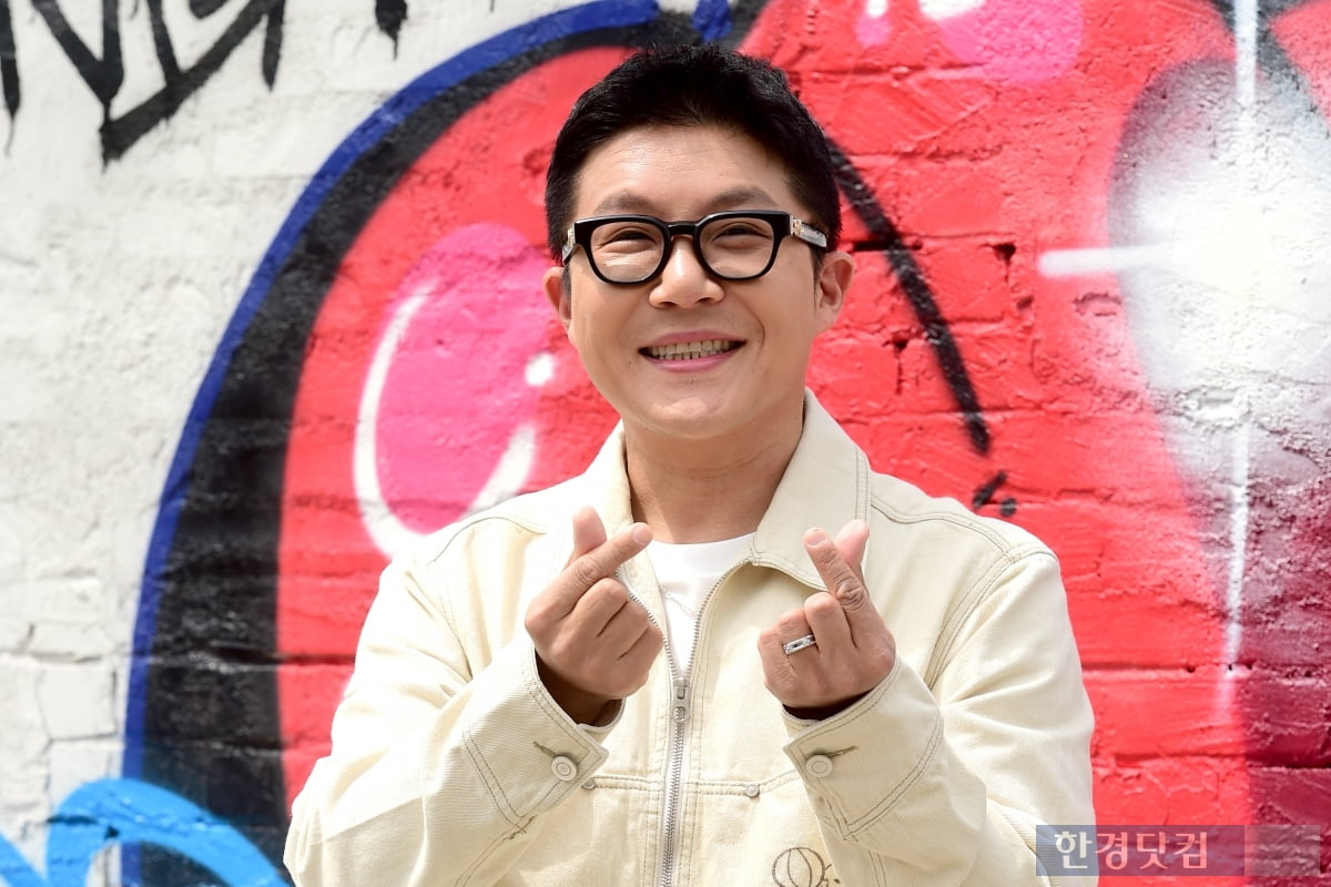 [포토] 조세호, '멋짐 가득한 미소로 하트~'
