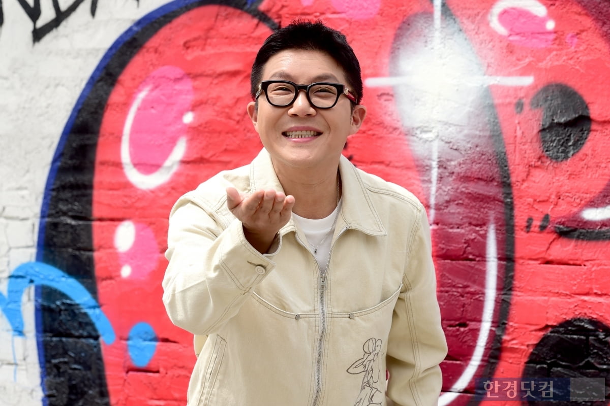 [포토] 조세호, '멋짐 가득한 미소로 하트~'