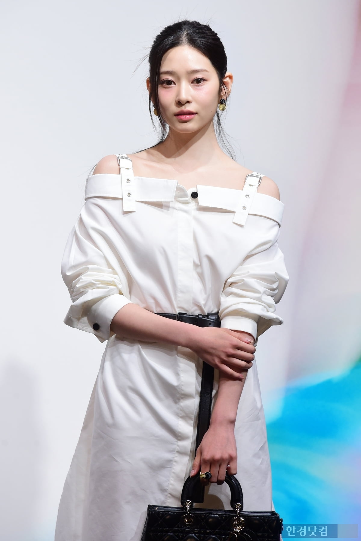 [포토] 김민주, '순백의 의상 입고 청순미 과시'